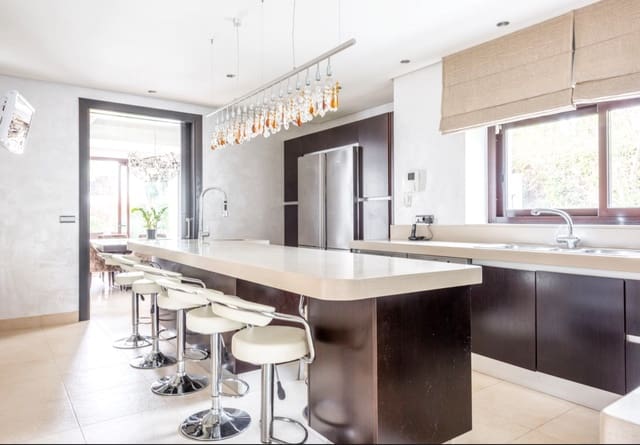 5 soverom Villa til salgs i San Pedro de Alcantara, Marbella med svømmebasseng garasje - € 4 450 000 (Ref: 8464447)