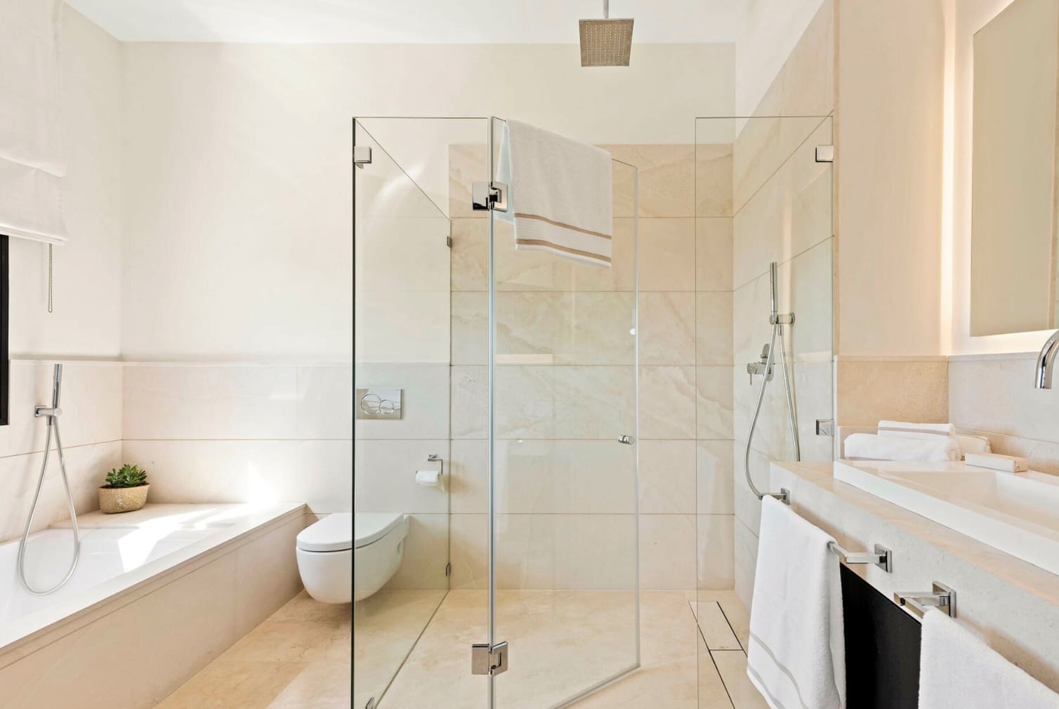 9 soverom Villa til salgs i Golden Mile med svømmebasseng garasje - € 6 800 000 (Ref: 8464450)