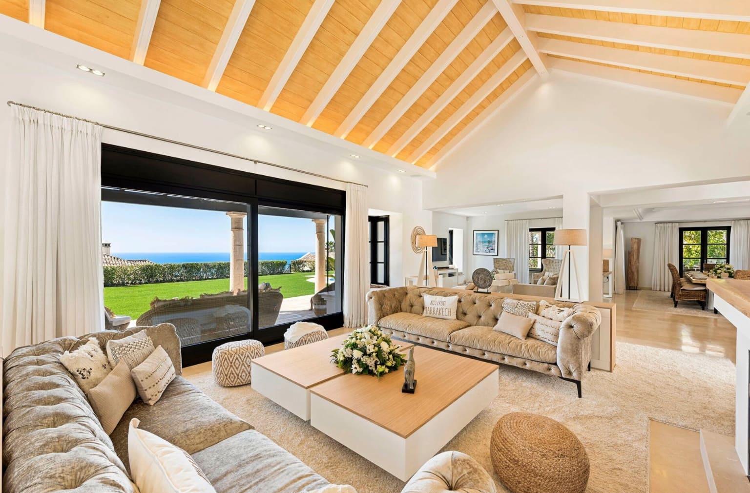 9 soverom Villa til salgs i Golden Mile med svømmebasseng garasje - € 6 800 000 (Ref: 8464450)