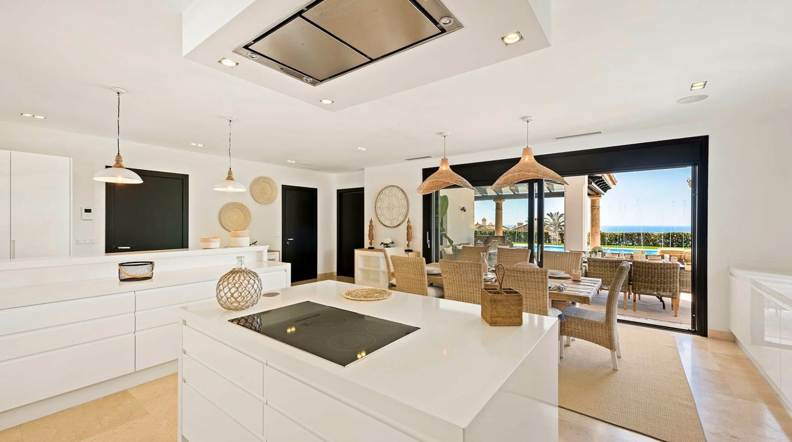 9 soverom Villa til salgs i Golden Mile med svømmebasseng garasje - € 6 800 000 (Ref: 8464450)