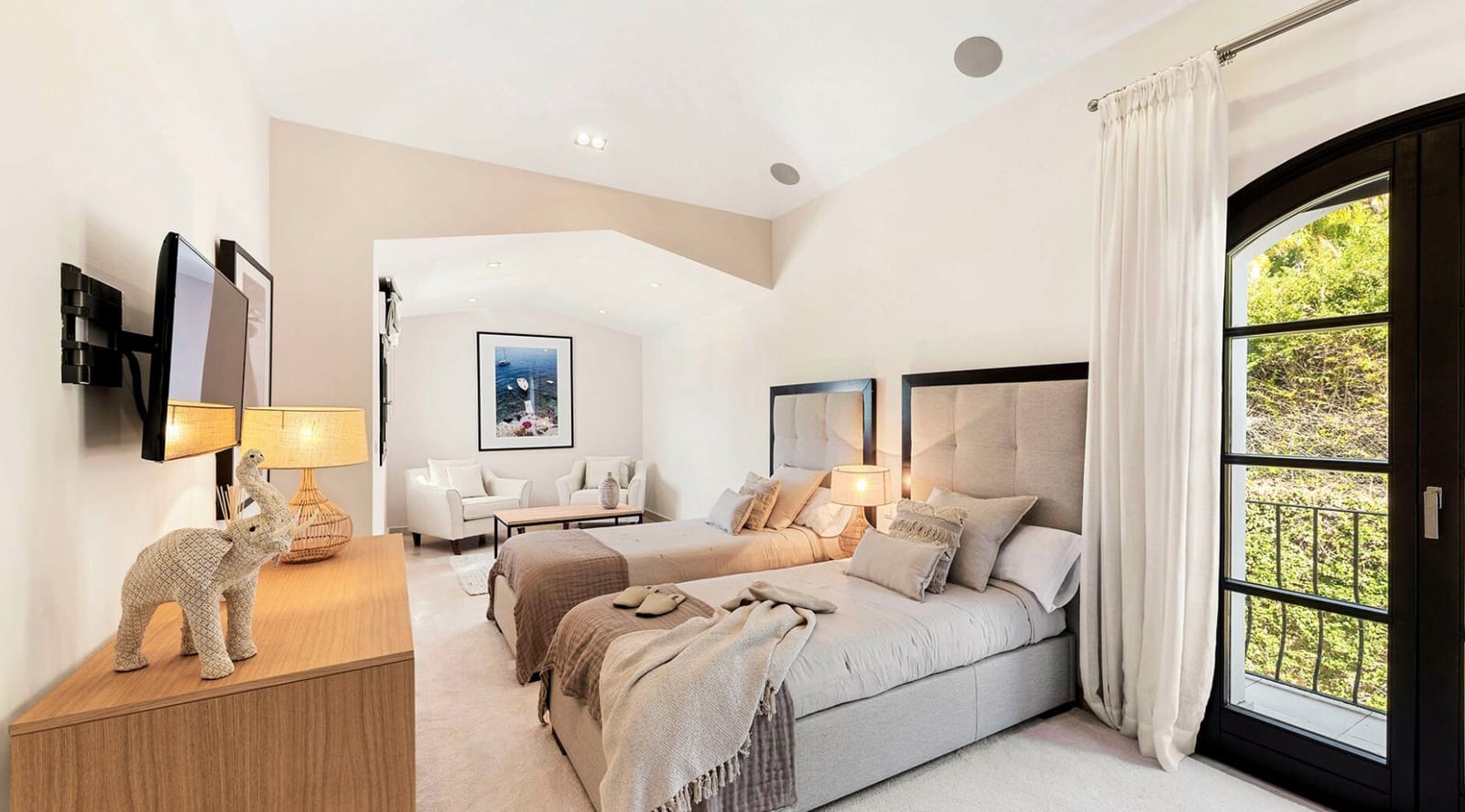 9 soverom Villa til salgs i Golden Mile med svømmebasseng garasje - € 6 800 000 (Ref: 8464450)