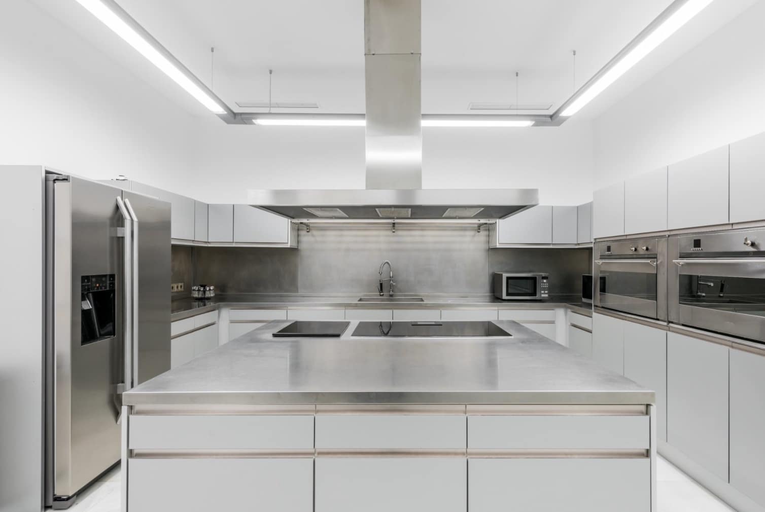 6 bedroom Villa for sale in Marbella with pool garage - € 14,850,000 (Ref: 8464451)