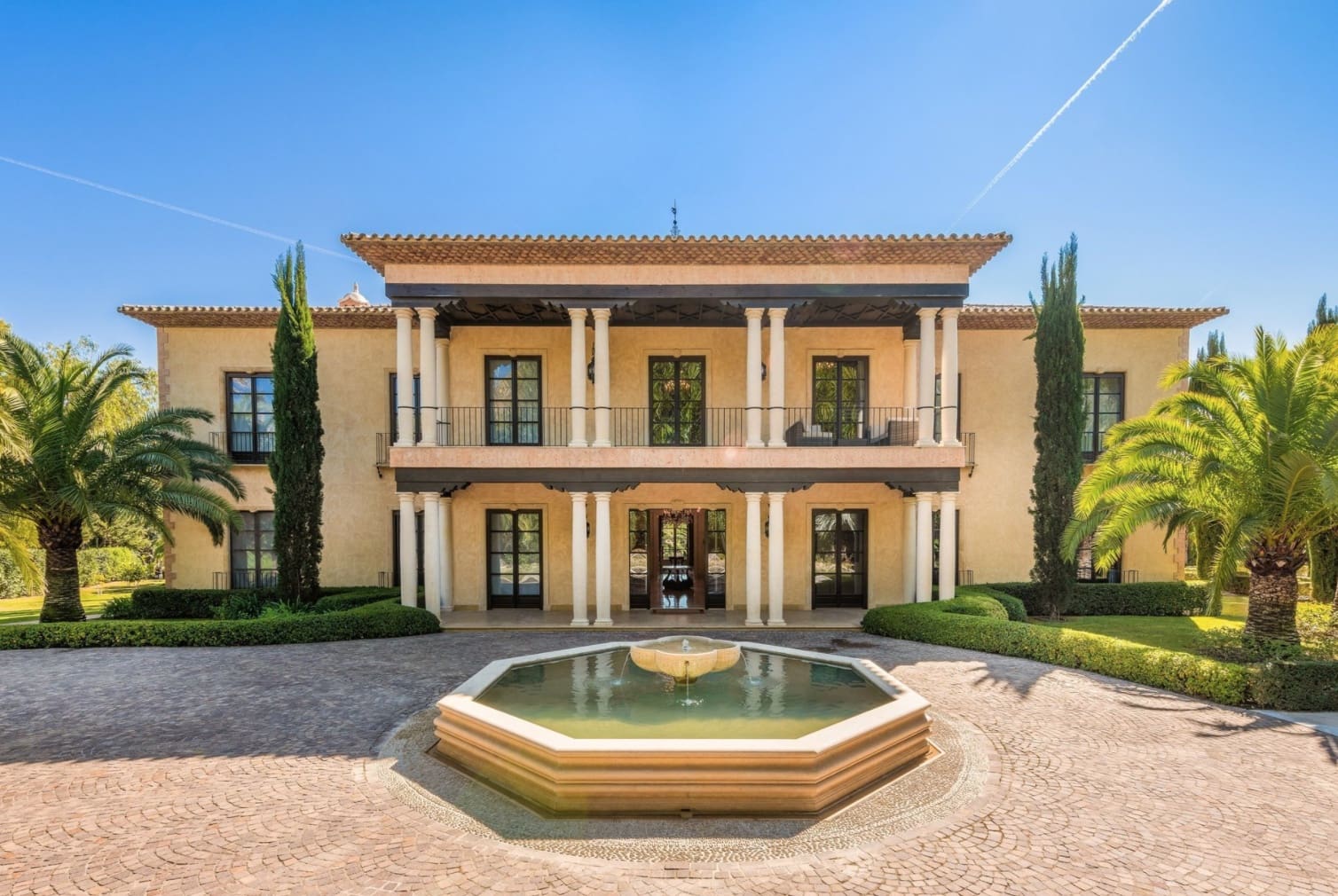 6 bedroom Villa for sale in Marbella with pool garage - € 14,850,000 (Ref: 8464451)