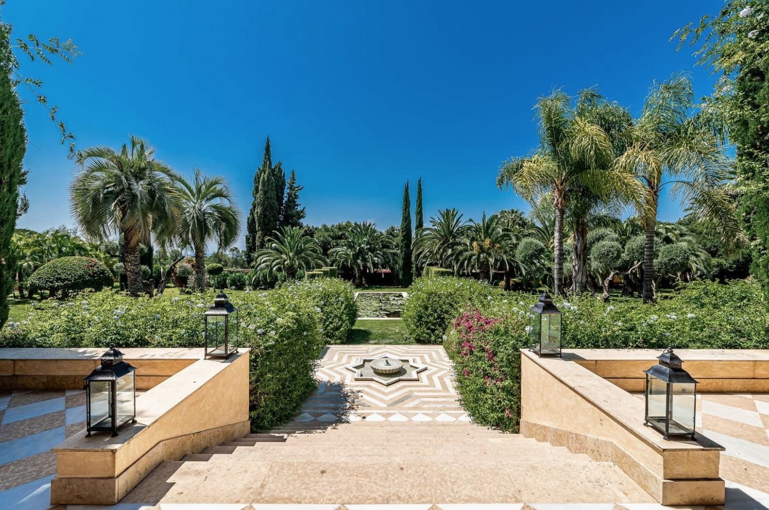 6 bedroom Villa for sale in Marbella with pool garage - € 14,850,000 (Ref: 8464451)