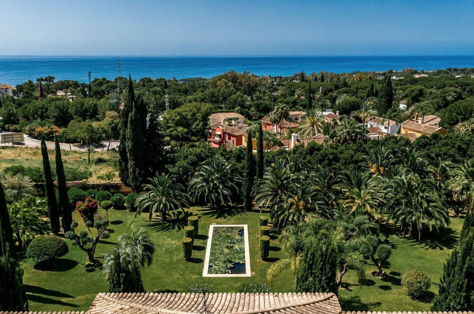 6 bedroom Villa for sale in Marbella with pool garage - € 14,850,000 (Ref: 8464451)