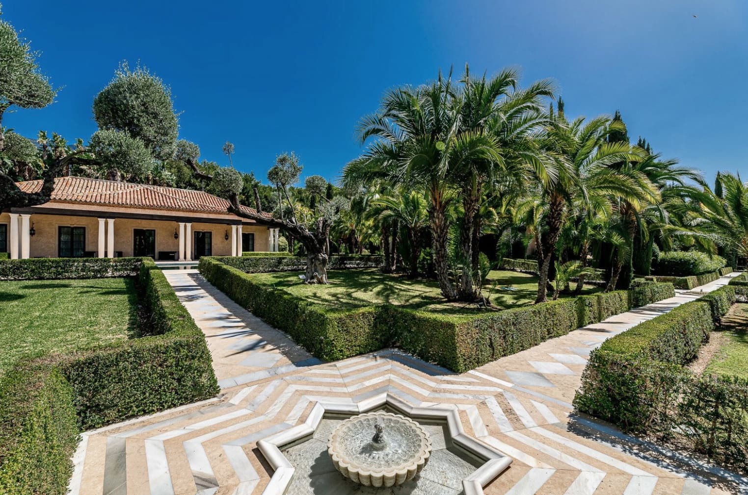 6 bedroom Villa for sale in Marbella with pool garage - € 14,850,000 (Ref: 8464451)