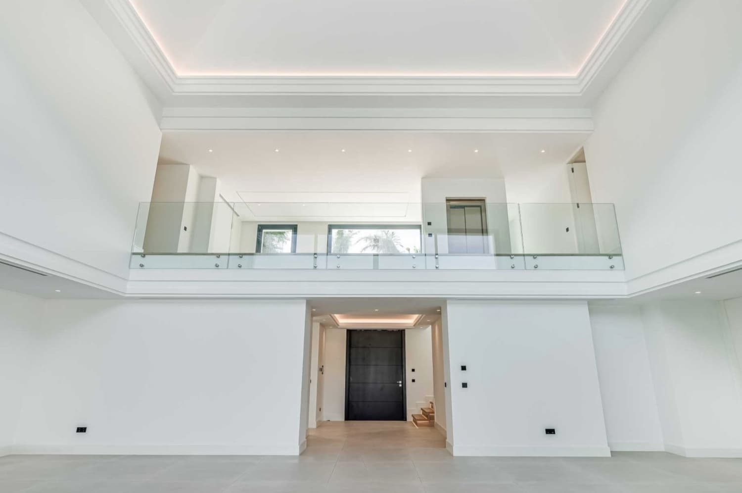 5 bedroom Villa for sale in Marbella with pool garage - € 3,900,000 (Ref: 8464453)