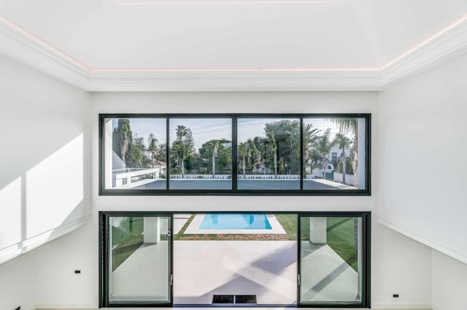 5 bedroom Villa for sale in Marbella with pool garage - € 3,900,000 (Ref: 8464453)