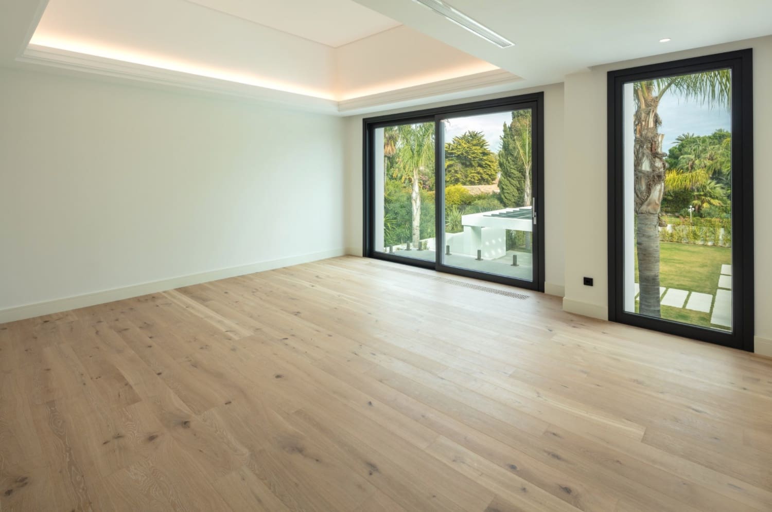 5 bedroom Villa for sale in Marbella with pool garage - € 3,900,000 (Ref: 8464453)