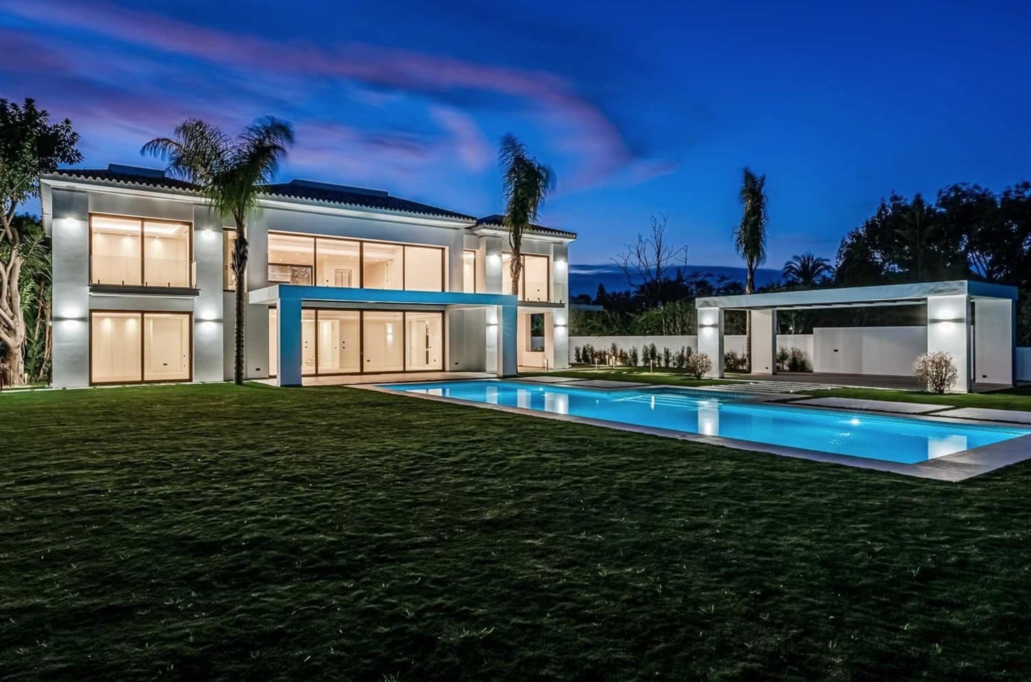 5 bedroom Villa for sale in Marbella with pool garage - € 3,900,000 (Ref: 8464453)