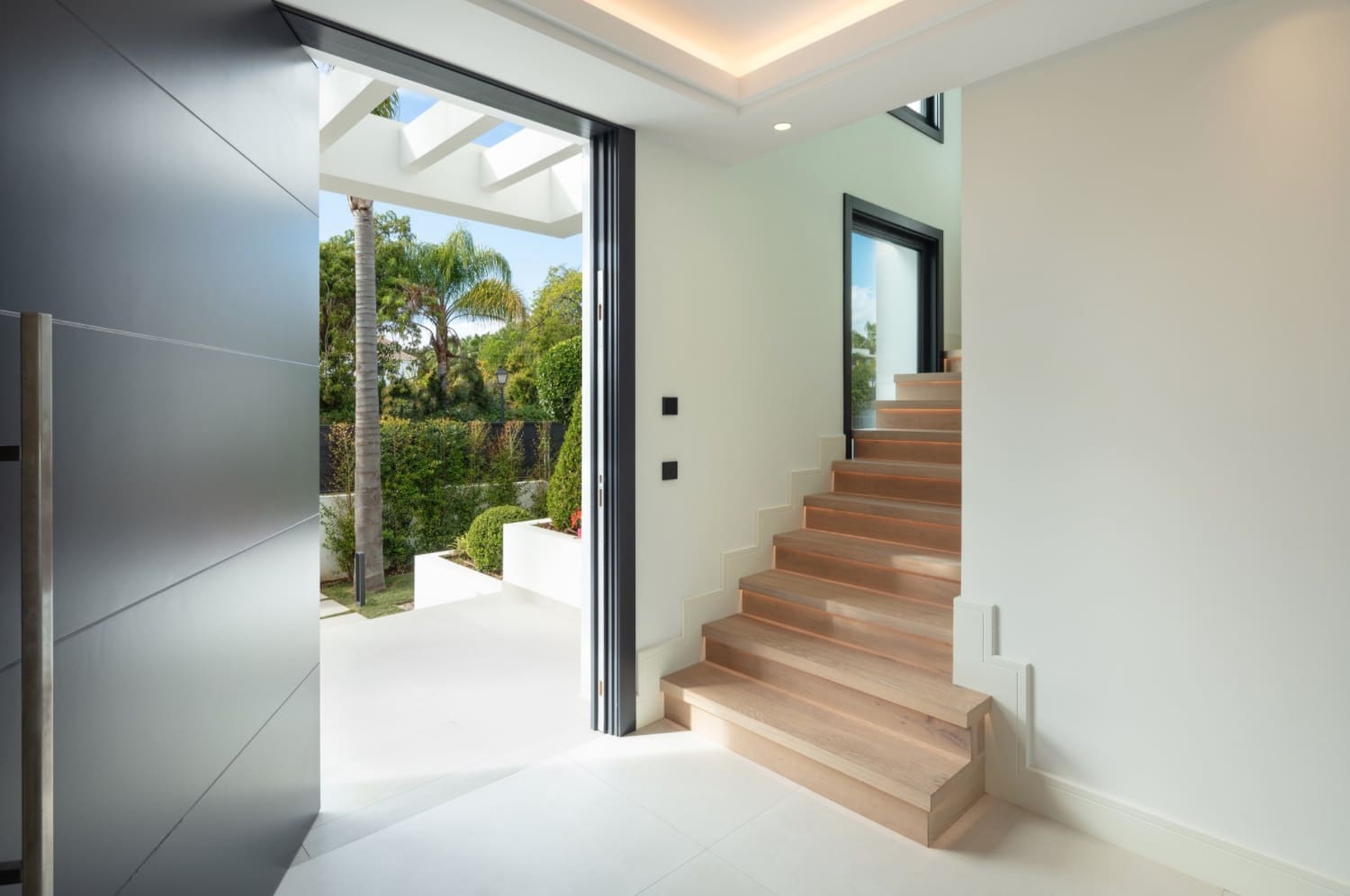 5 bedroom Villa for sale in Marbella with pool garage - € 3,900,000 (Ref: 8464453)