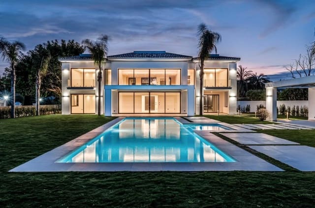 5 bedroom Villa for sale in Marbella with pool garage - € 3,900,000 (Ref: 8464453)