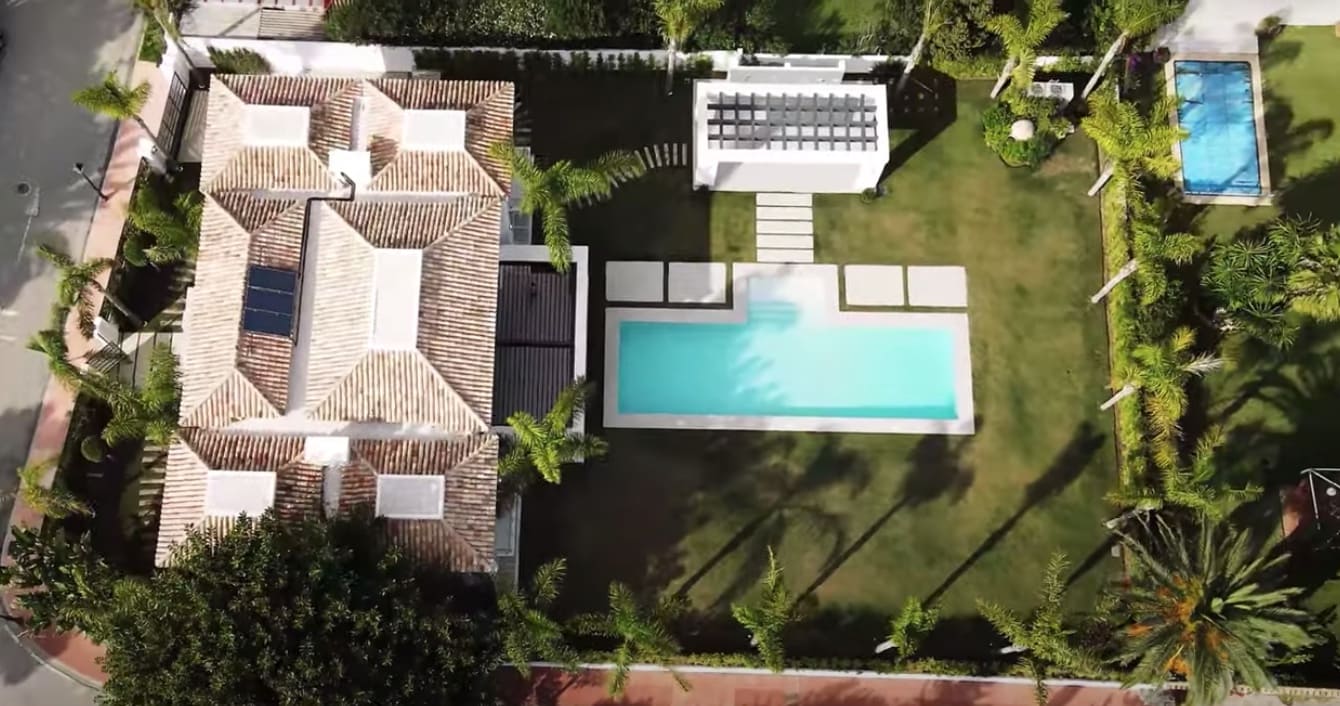 5 bedroom Villa for sale in Marbella with pool garage - € 3,900,000 (Ref: 8464453)