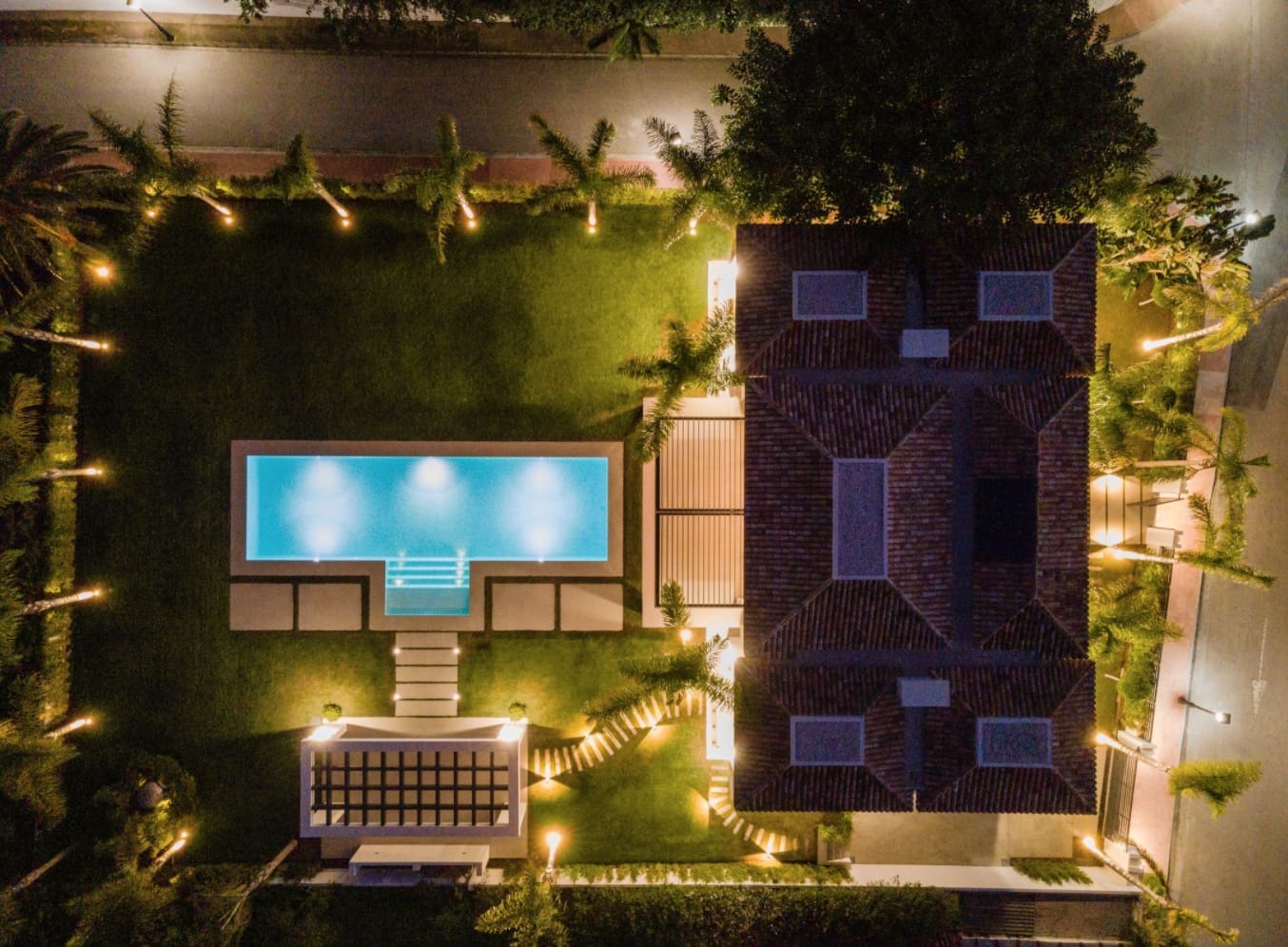 5 bedroom Villa for sale in Marbella with pool garage - € 3,900,000 (Ref: 8464453)