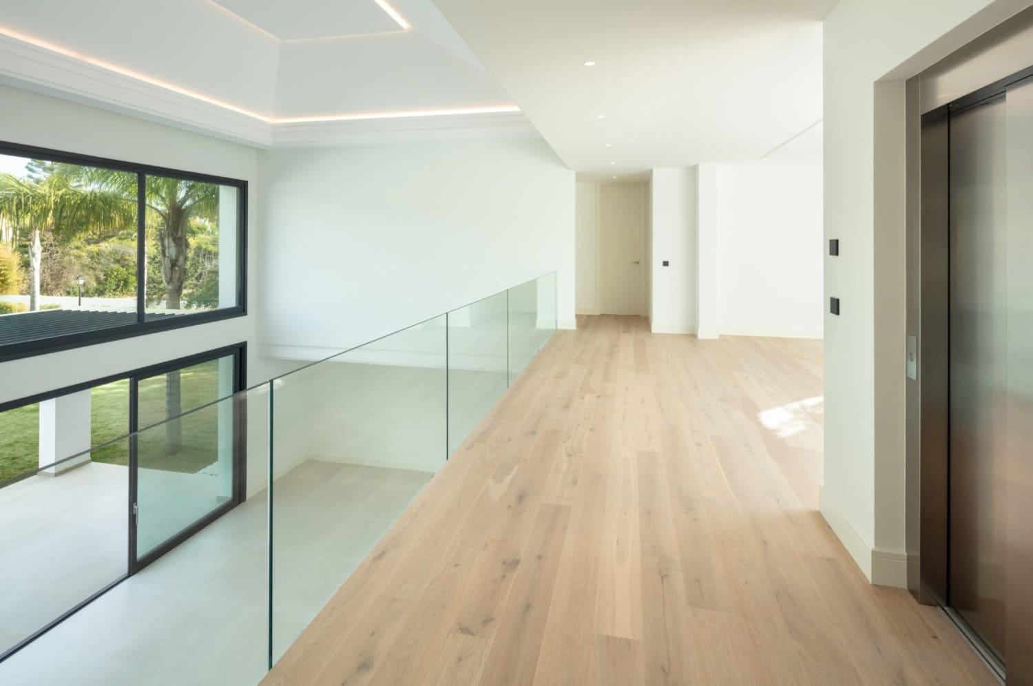 5 bedroom Villa for sale in Marbella with pool garage - € 3,900,000 (Ref: 8464453)