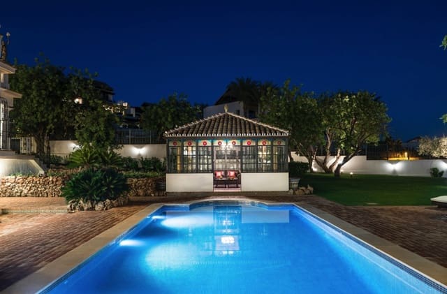 12 makuuhuone Huvila myytävänä paikassa Sierra Blanca, Marbella mukana uima-altaan 
autotalli - 7 000 000 € (Ref: 8464455)