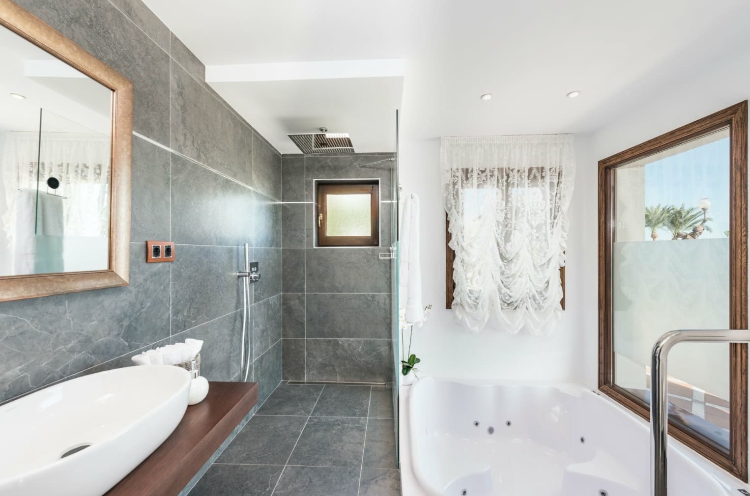 12 soveværelse Villa til salg i Golden Mile med swimmingpool garage - € 7.000.000 (Ref: 8464455)