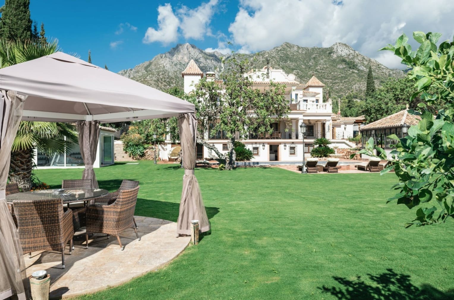 12 soveværelse Villa til salg i Golden Mile med swimmingpool garage - € 7.000.000 (Ref: 8464455)