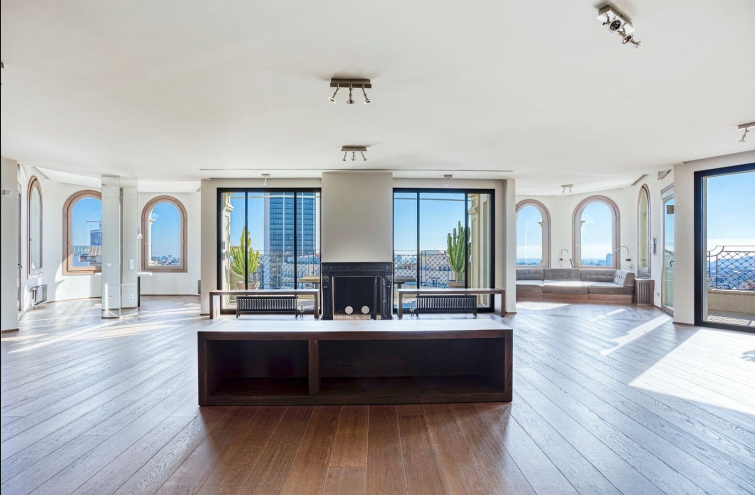 4 soveværelse Penthouse til salg i Barcelona by med swimmingpool garage - € 3.500.000 (Ref: 8464456)