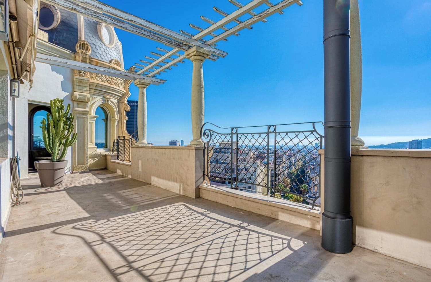 4 soveværelse Penthouse til salg i Barcelona by med swimmingpool garage - € 3.500.000 (Ref: 8464456)