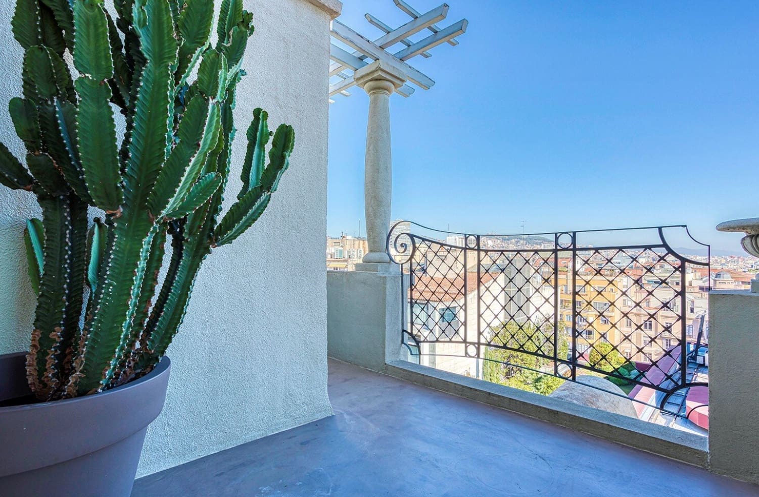 4 soveværelse Penthouse til salg i Barcelona by med swimmingpool garage - € 3.500.000 (Ref: 8464456)