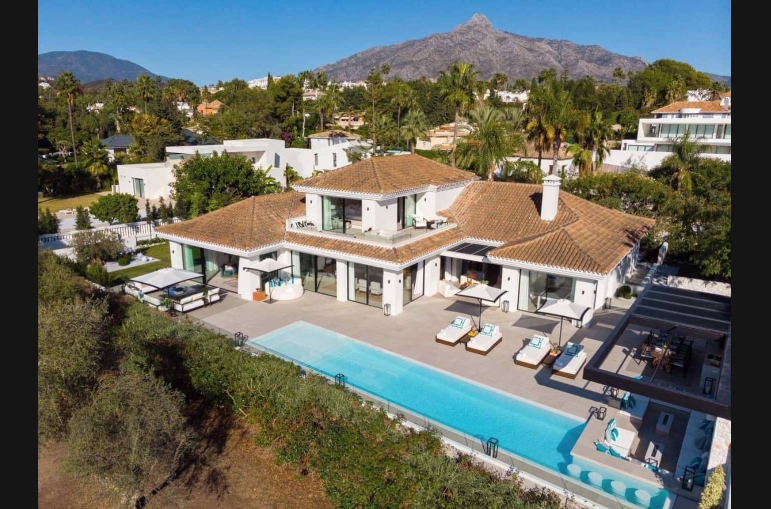 5 bedroom Villa for sale in Nueva Andalucia with pool garage - € 4,995,000 (Ref: 8464459)