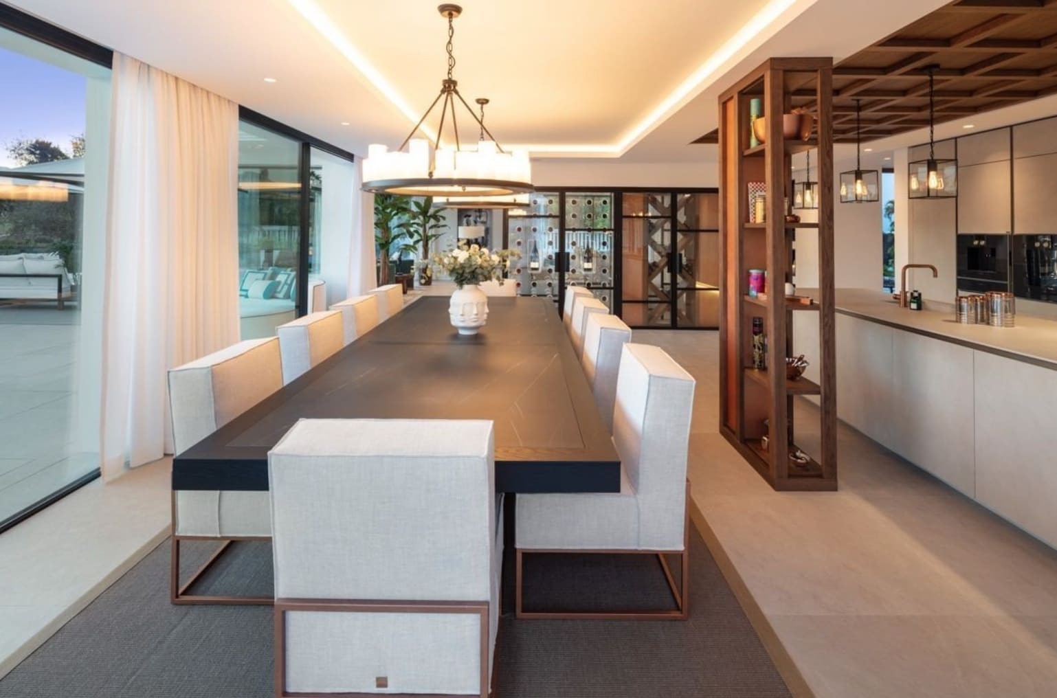 5 bedroom Villa for sale in Nueva Andalucia with pool garage - € 4,995,000 (Ref: 8464459)