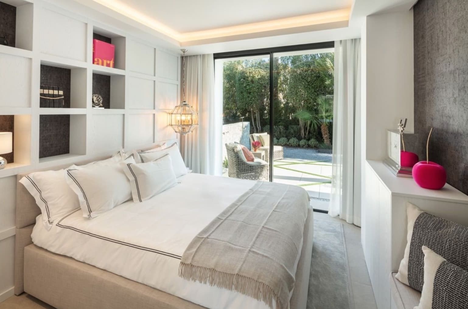 5 bedroom Villa for sale in Nueva Andalucia with pool garage - € 4,995,000 (Ref: 8464459)