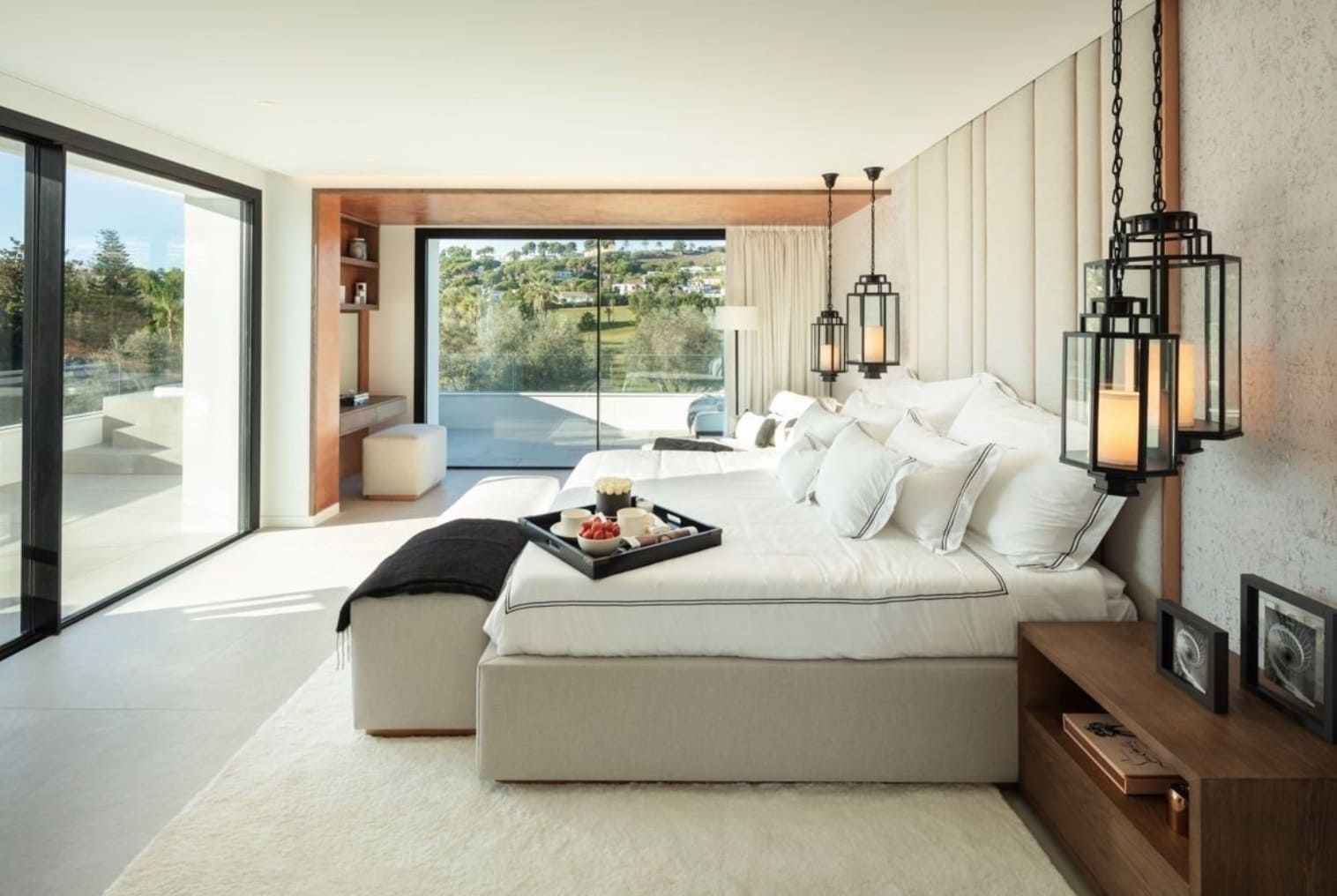 5 bedroom Villa for sale in Nueva Andalucia with pool garage - € 4,995,000 (Ref: 8464459)