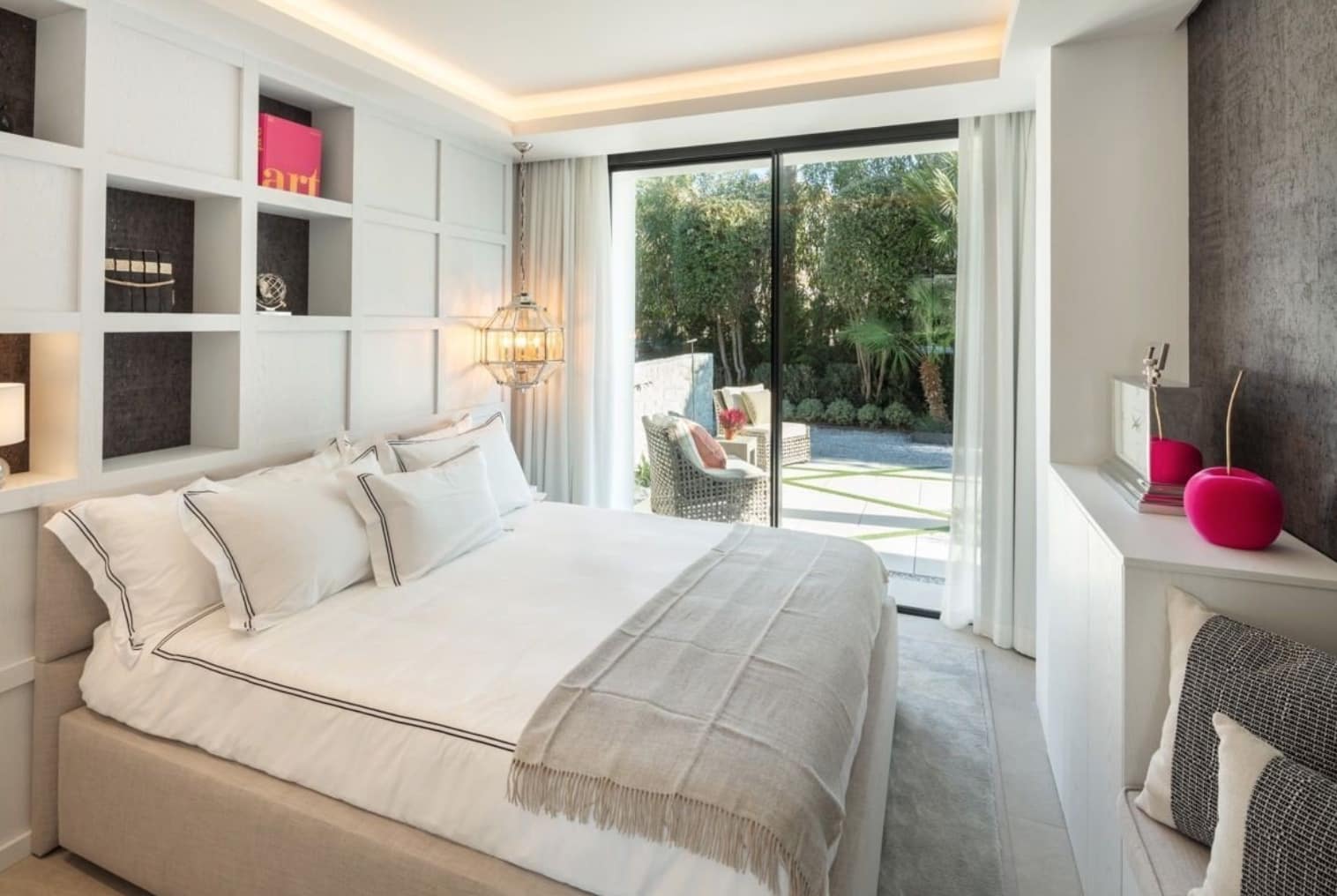 5 bedroom Villa for sale in Nueva Andalucia with pool garage - € 4,995,000 (Ref: 8464459)