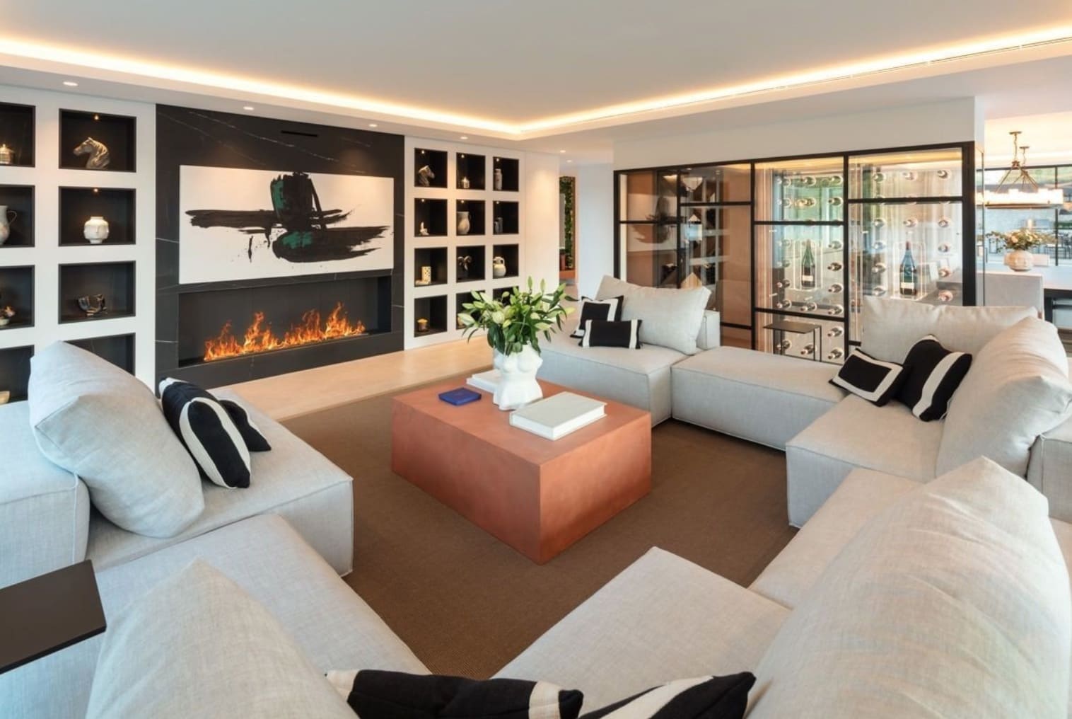 5 bedroom Villa for sale in Nueva Andalucia with pool garage - € 4,995,000 (Ref: 8464459)