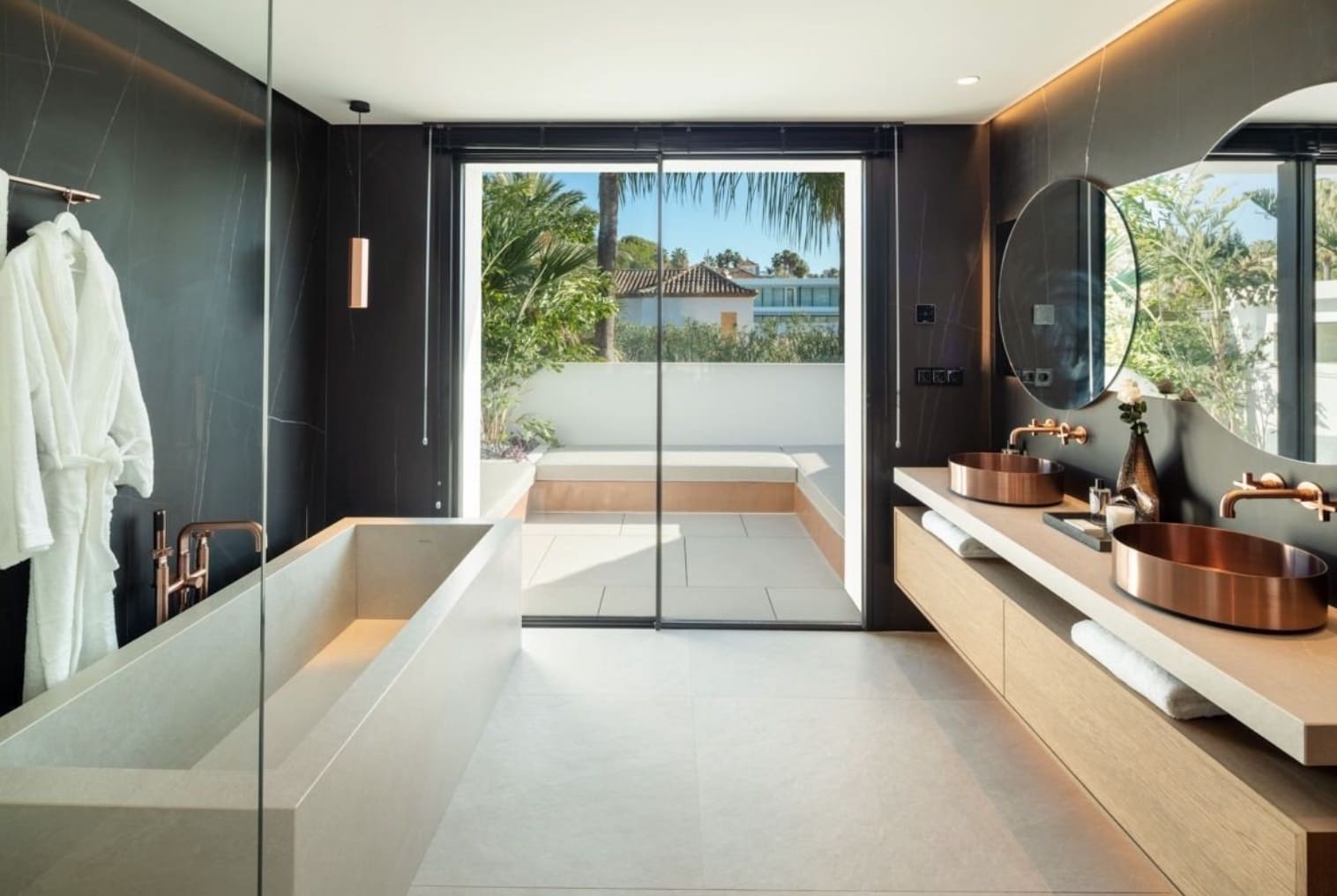 5 bedroom Villa for sale in Nueva Andalucia with pool garage - € 4,995,000 (Ref: 8464459)