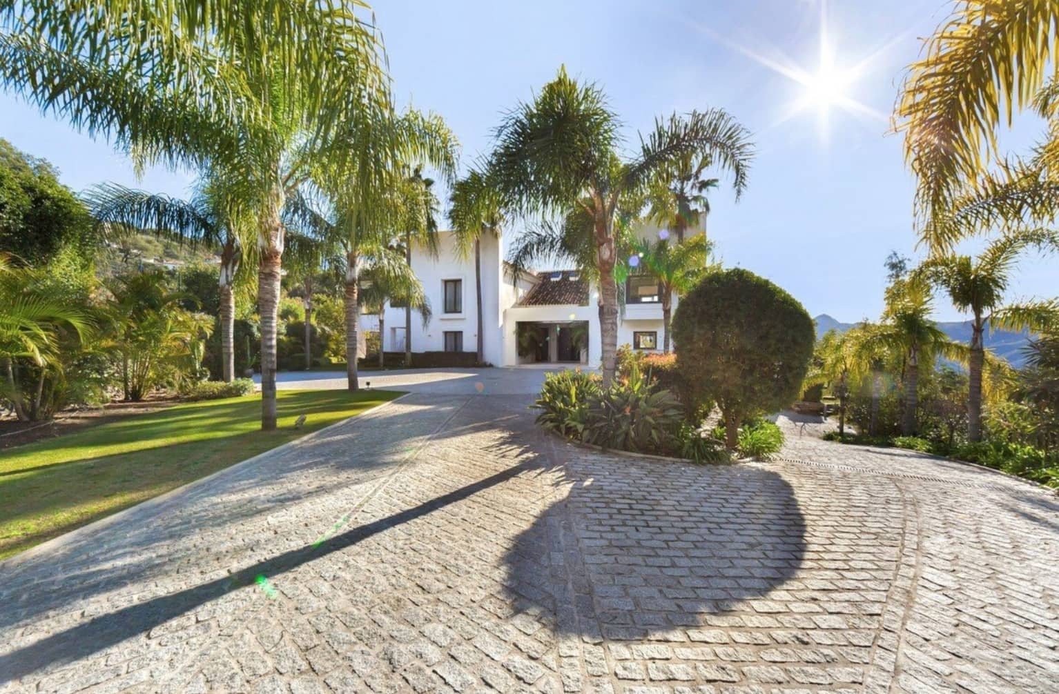 6 soverom Villa til salgs i Marbella med svømmebasseng garasje - € 6 995 000 (Ref: 8464460)