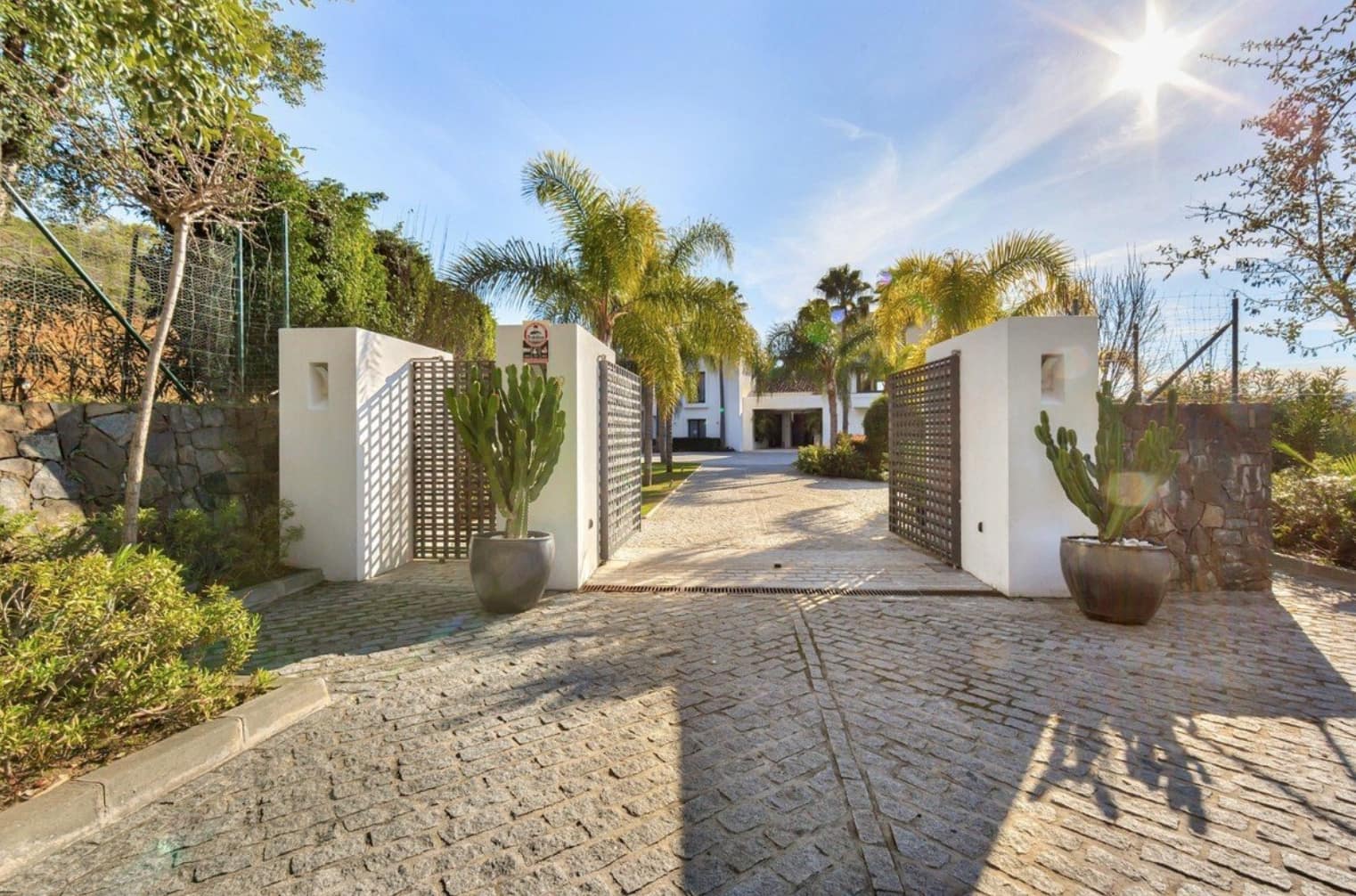 6 soverom Villa til salgs i Marbella med svømmebasseng garasje - € 6 995 000 (Ref: 8464460)