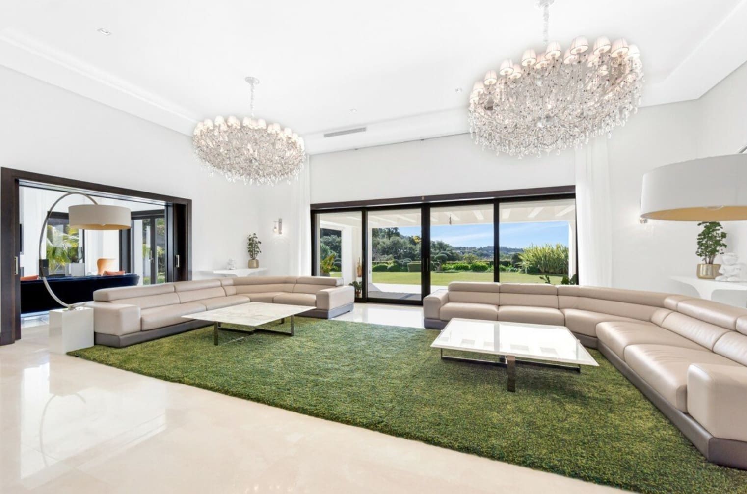 6 soverom Villa til salgs i Marbella med svømmebasseng garasje - € 6 995 000 (Ref: 8464460)