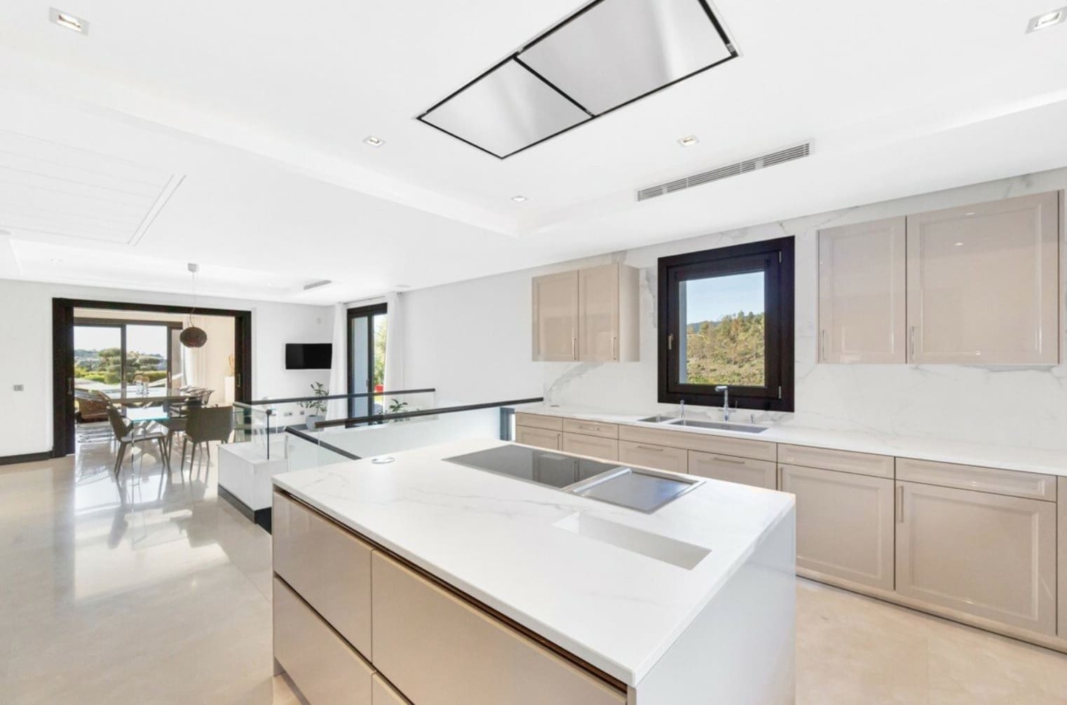 6 soverom Villa til salgs i Marbella med svømmebasseng garasje - € 6 995 000 (Ref: 8464460)