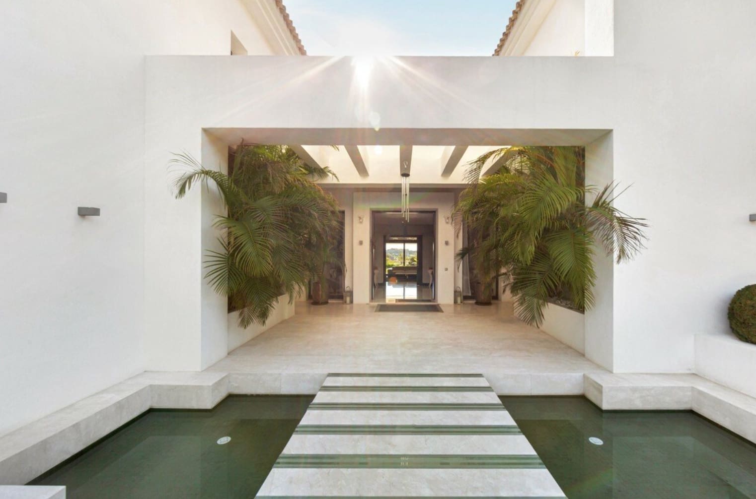 6 soverom Villa til salgs i Marbella med svømmebasseng garasje - € 6 995 000 (Ref: 8464460)