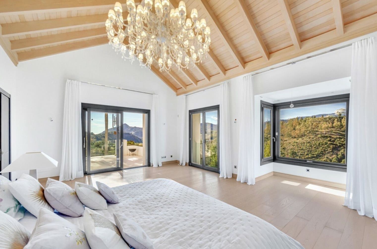 6 soverom Villa til salgs i Marbella med svømmebasseng garasje - € 6 995 000 (Ref: 8464460)