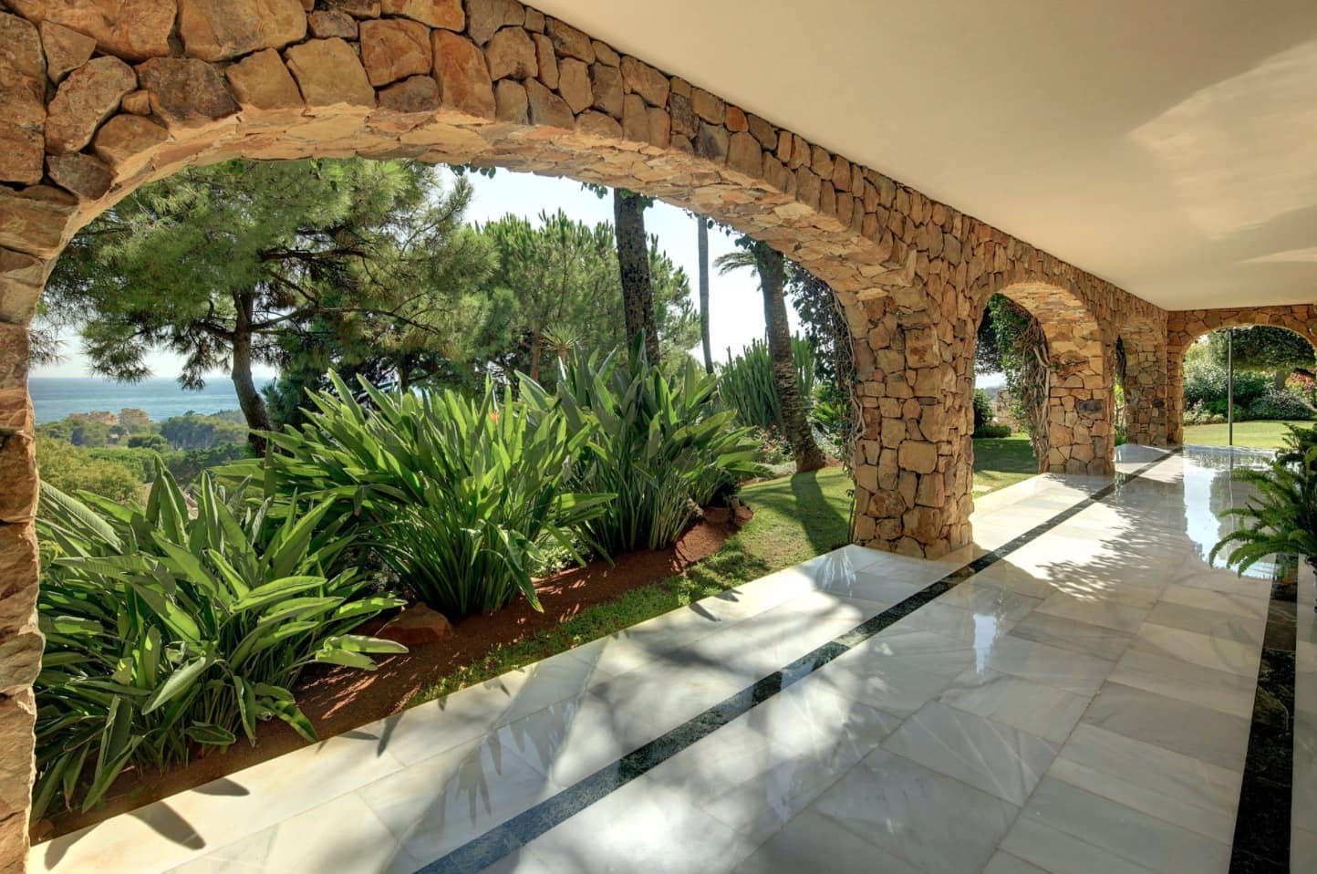 10 quarto Moradia para venda em Marbella com piscina garagem - 9 800 000 € (Ref: 8464461)