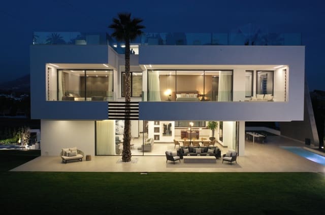 6 Zimmer Villa zu verkaufen in Nueva Andalucia, Marbella mit Pool Garage - 3.995.000 € (Ref: 8464462)