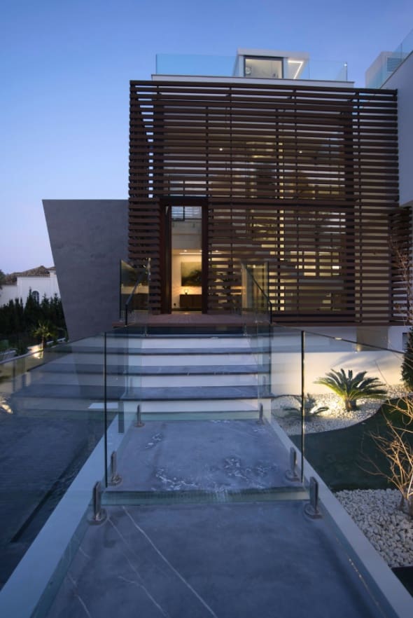 6 bedroom Villa for sale in Nueva Andalucia with pool garage - € 3,995,000 (Ref: 8464462)