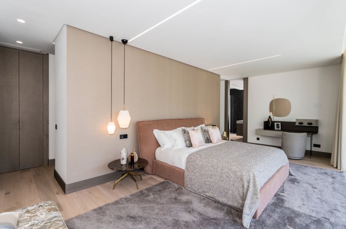 6 bedroom Villa for sale in Nueva Andalucia with pool garage - € 3,995,000 (Ref: 8464462)