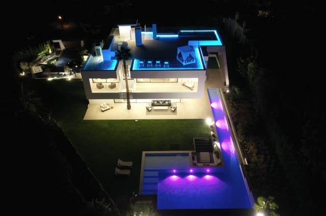 6 Zimmer Villa zu verkaufen in Nueva Andalucia, Marbella mit Pool Garage - 3.995.000 € (Ref: 8464462)