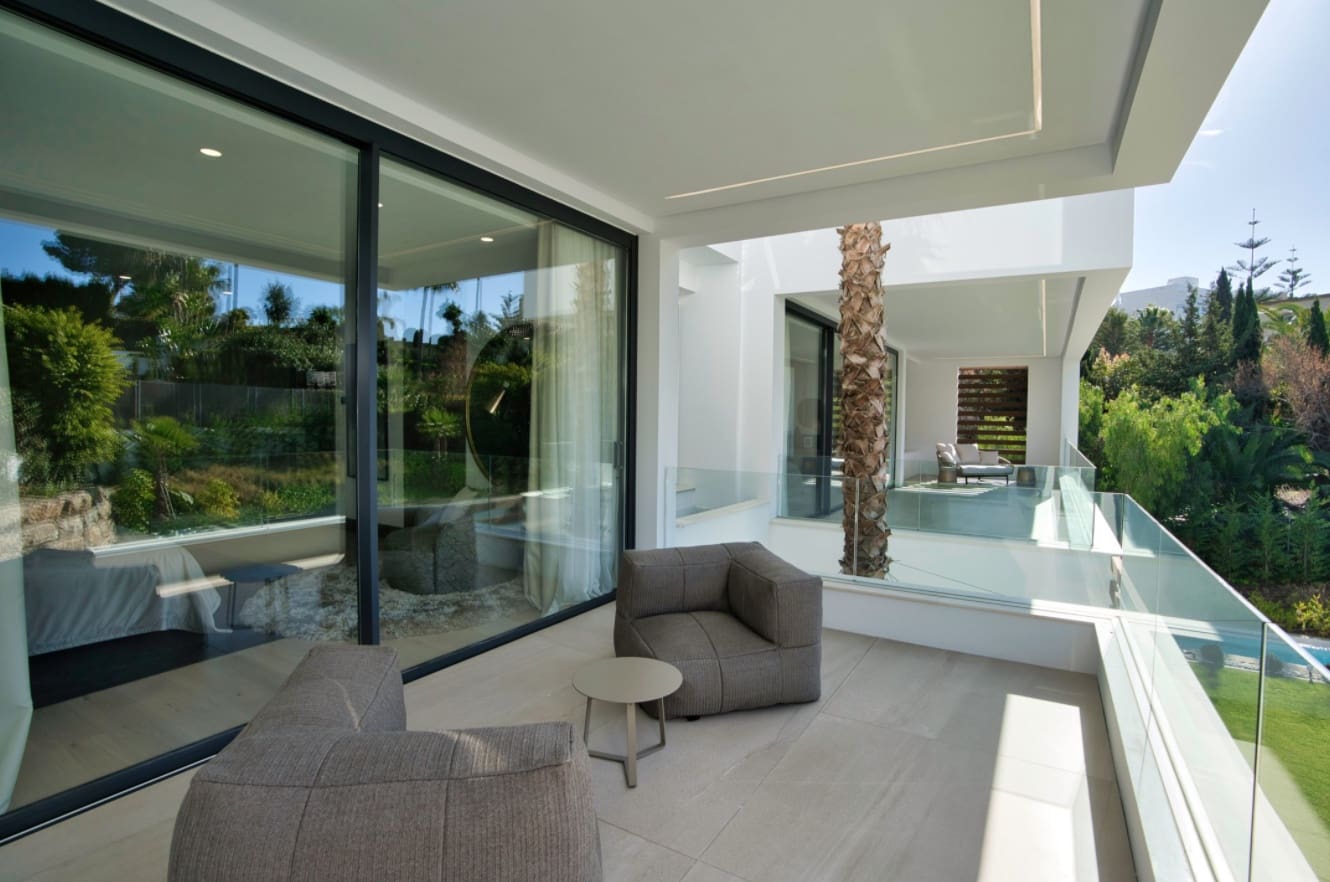 6 bedroom Villa for sale in Nueva Andalucia with pool garage - € 3,995,000 (Ref: 8464462)