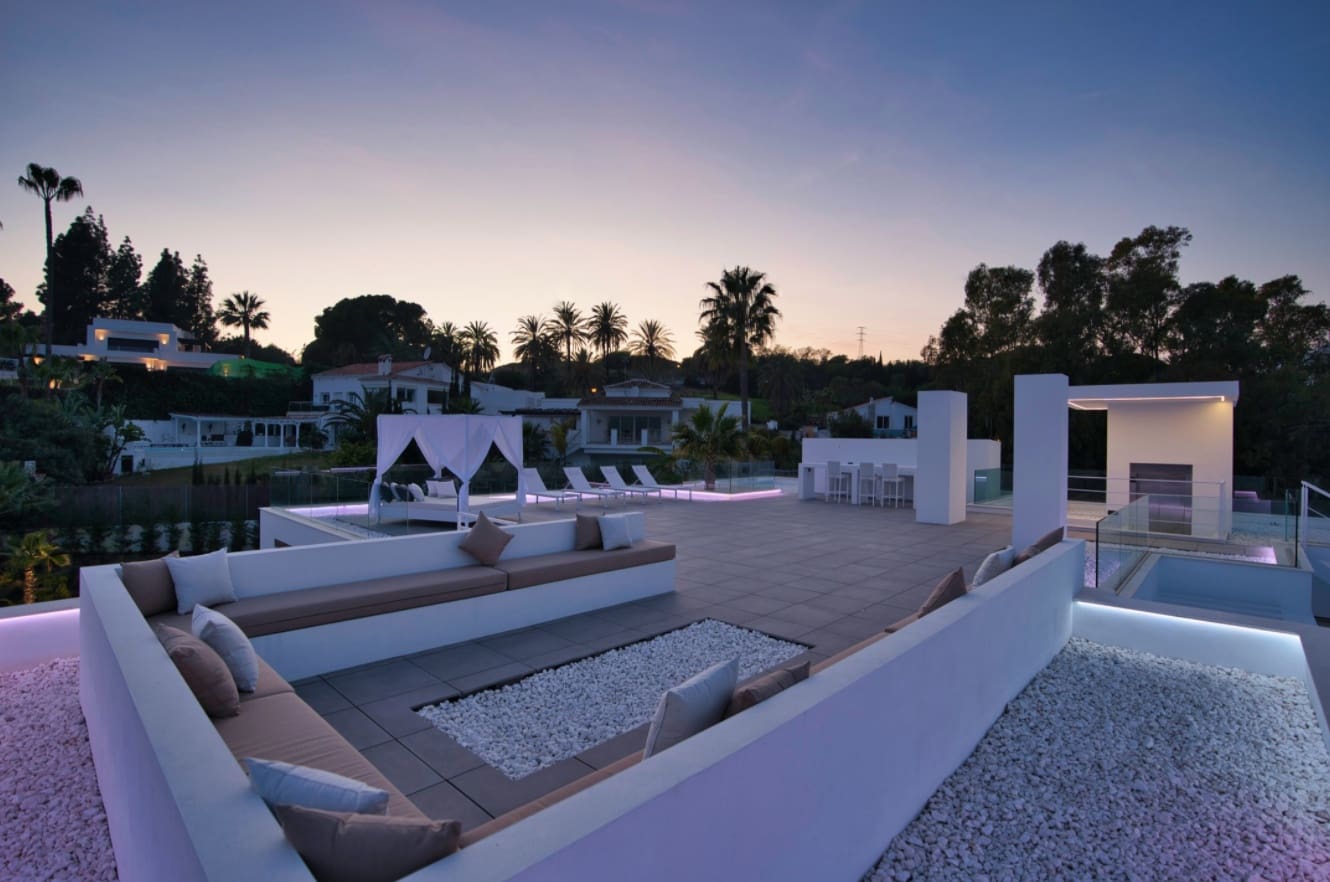 6 bedroom Villa for sale in Nueva Andalucia with pool garage - € 3,995,000 (Ref: 8464462)