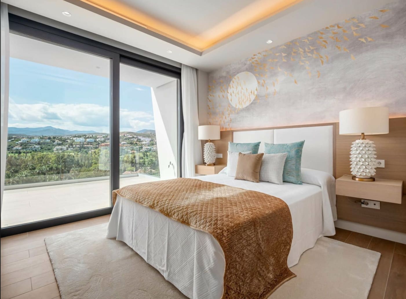 4 bedroom Villa for sale in Estepona with pool garage - € 2,350,000 (Ref: 8464463)