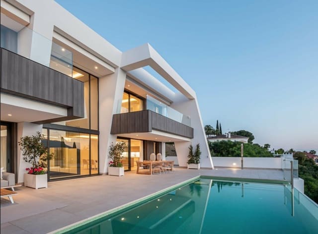 4 soverom Villa til salgs i Estepona med svømmebasseng garasje - € 2 350 000 (Ref: 8464463)