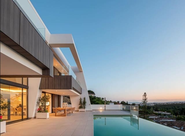 4 soverom Villa til salgs i Estepona med svømmebasseng garasje - € 2 350 000 (Ref: 8464463)