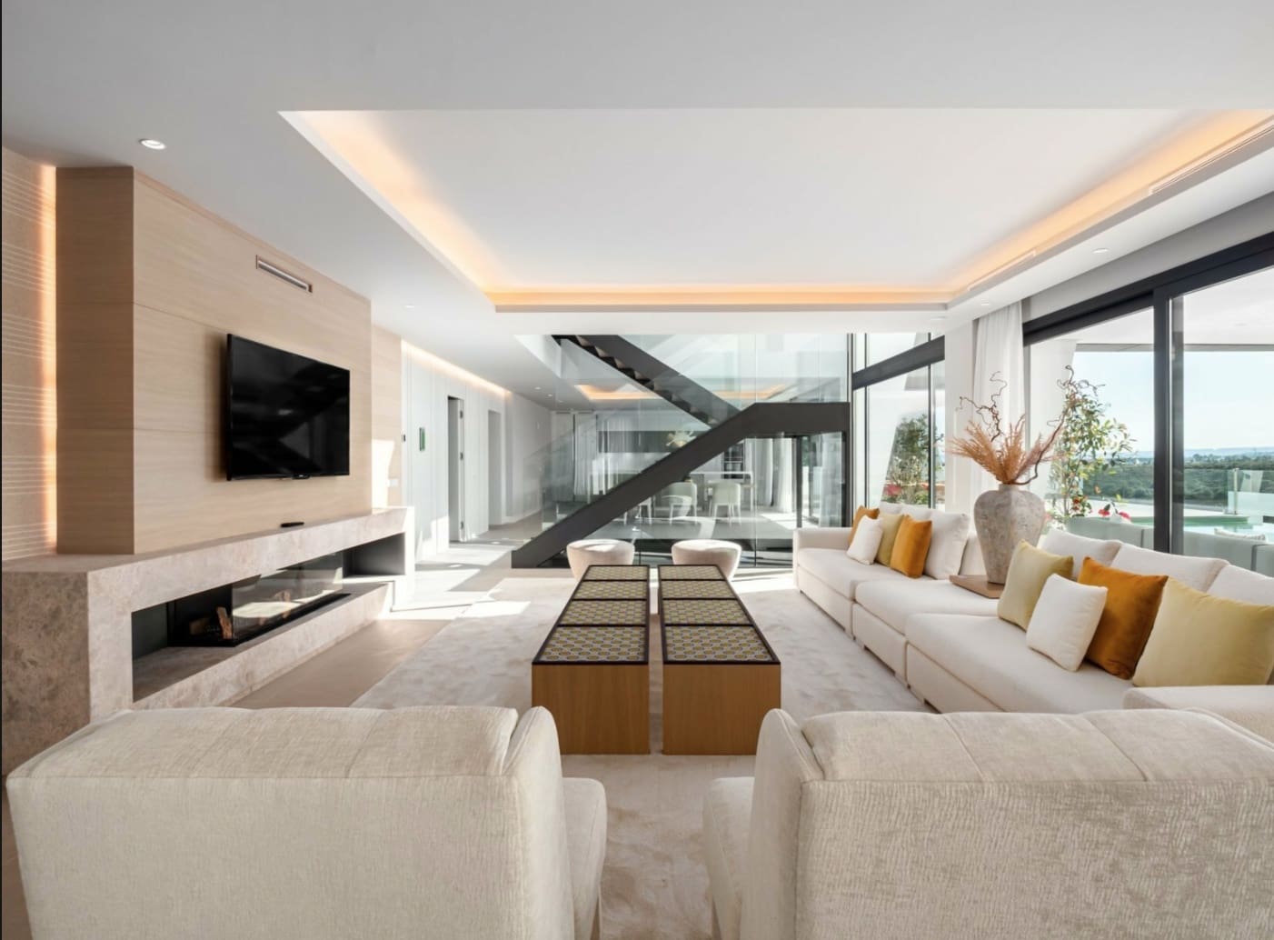 4 bedroom Villa for sale in Estepona with pool garage - € 2,350,000 (Ref: 8464463)