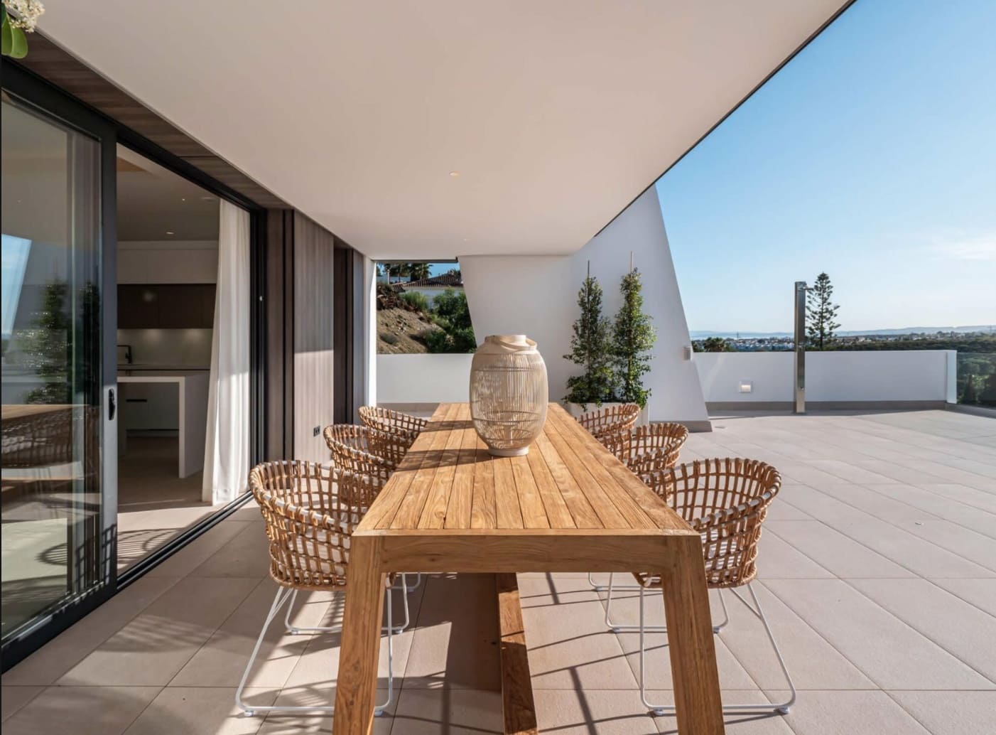 4 bedroom Villa for sale in Estepona with pool garage - € 2,350,000 (Ref: 8464463)